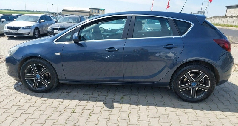 Opel Astra cena 23900 przebieg: 213730, rok produkcji 2010 z Kazimierza Wielka małe 781